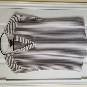 Banana Republic V neck top